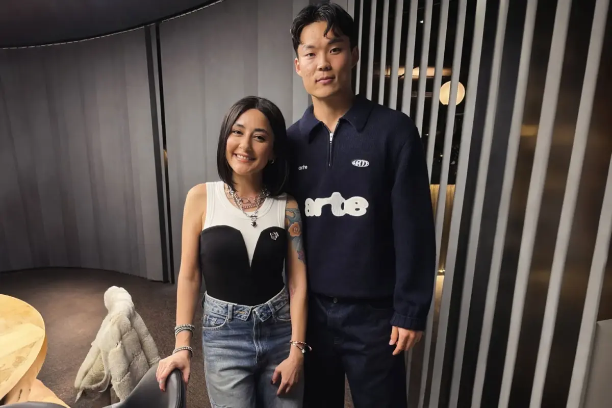 Melek Mosso, Beşiktaş'ın Koreli Golcüsü Hyeon‑Gyu Oh ile Şık Bir Anı Paylaştı