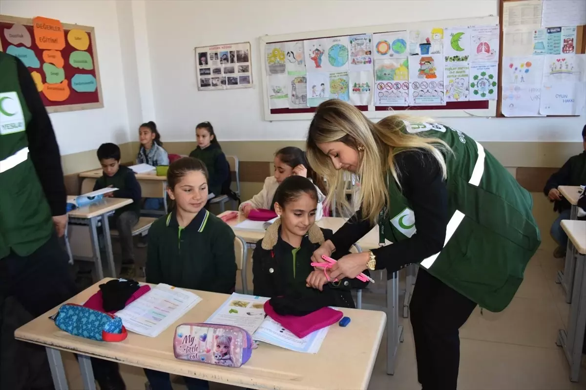 Yeşilay, Batman Köy Okulunda Dijital Bağımlılık ve Güvenli İnternet Kullanımını Öğrencilerle Paylaştı