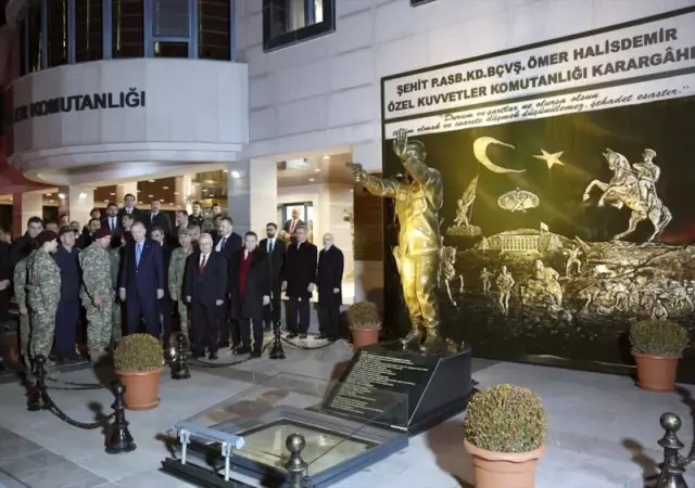 Törende Elif Nur'a verilen bordo bereli