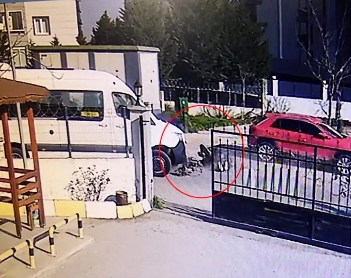 Çorlu'da Okul Servisine Çarpan Motosiklet Kazası: 2 Yaralı