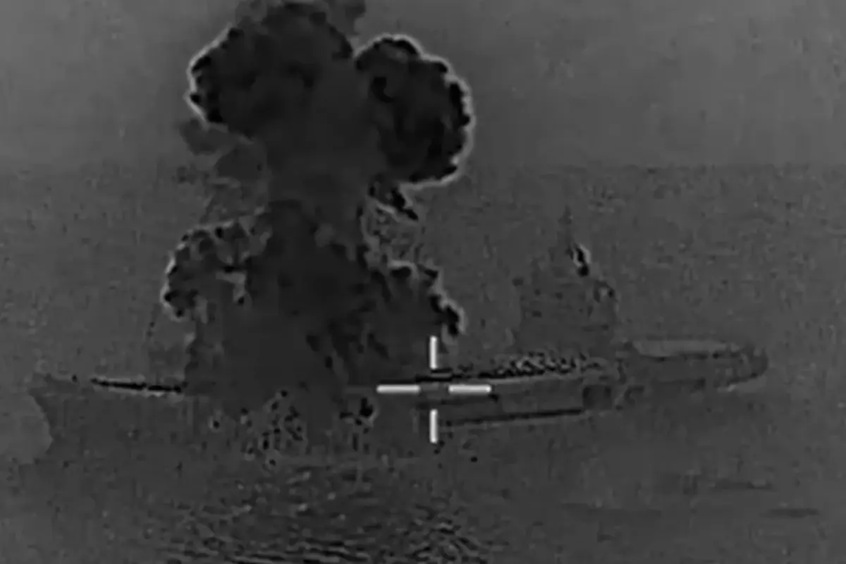 ABD, İran'ın Gemi Üzerindeki İHA Saldırısını Görüntüledi: 2. Dünya Savaşı Boyutunda Bir Operasyon