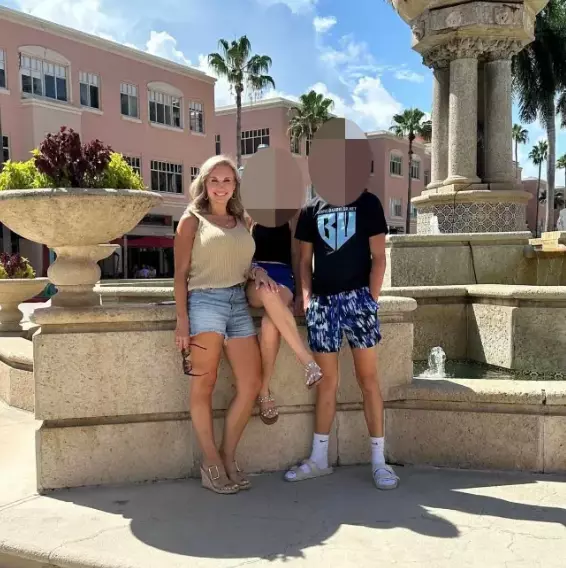 Polis sorgulaması sırasında Roberts