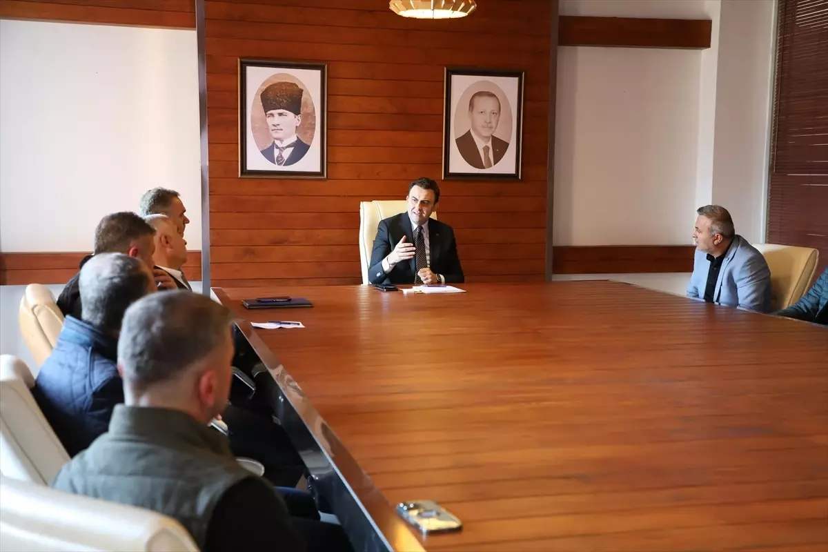 Hasankeyf Kaymakamı İmrak, Esnaflarla Turizm ve Ekonomi Projelerini Değerlendirdi