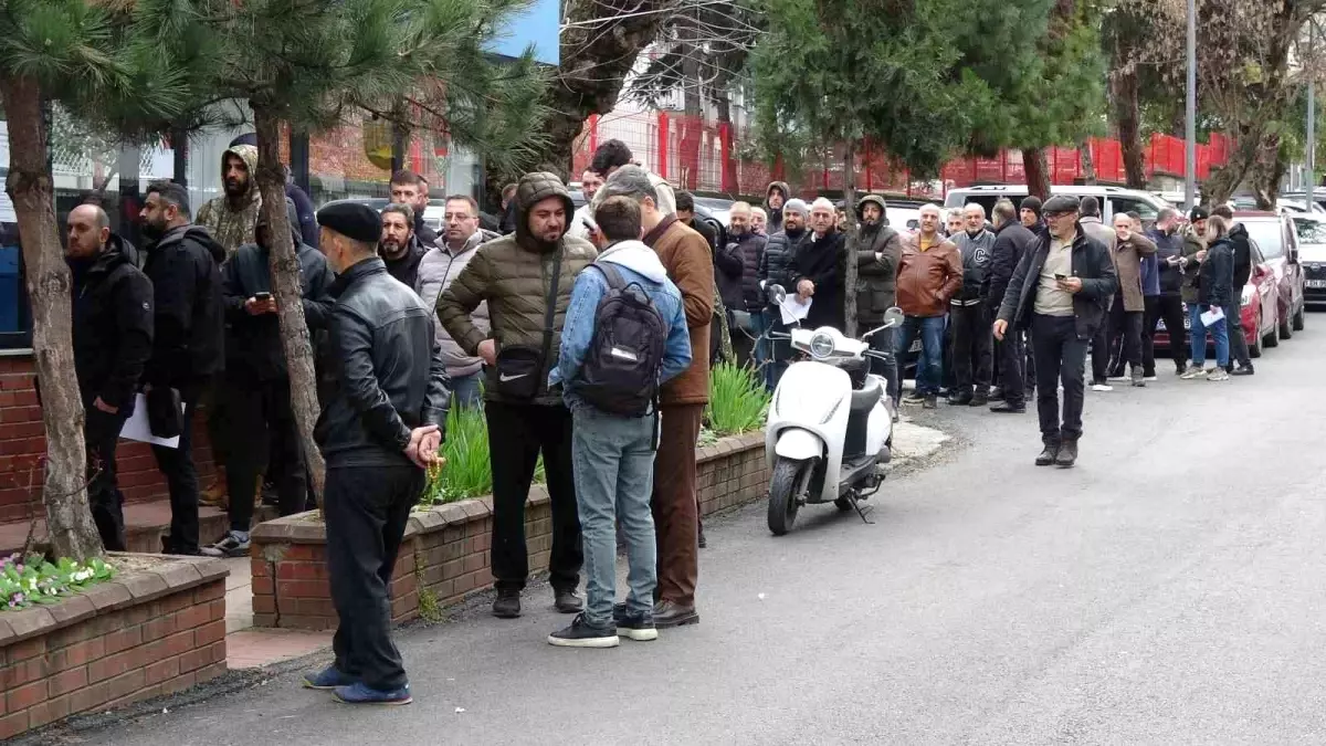 Trabzon’da APP Plaka Kuyrukları: Yeni Ceza Düzenlemesi Sürücüleri Atölyelere Sıkıştırıyor