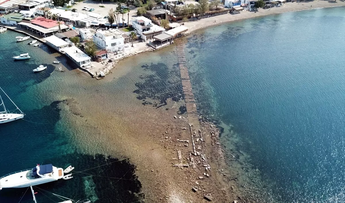 Bodrum’da Deniz Seviyesi Düştü: Myndos Antik Kenti’nin Surları Gün Yüzüne Çıktı