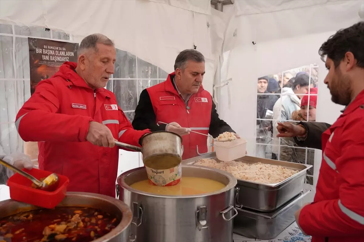Çubuk’ta Ramazan Sofraları: Yardım Dağıtımı Devam Ediyor