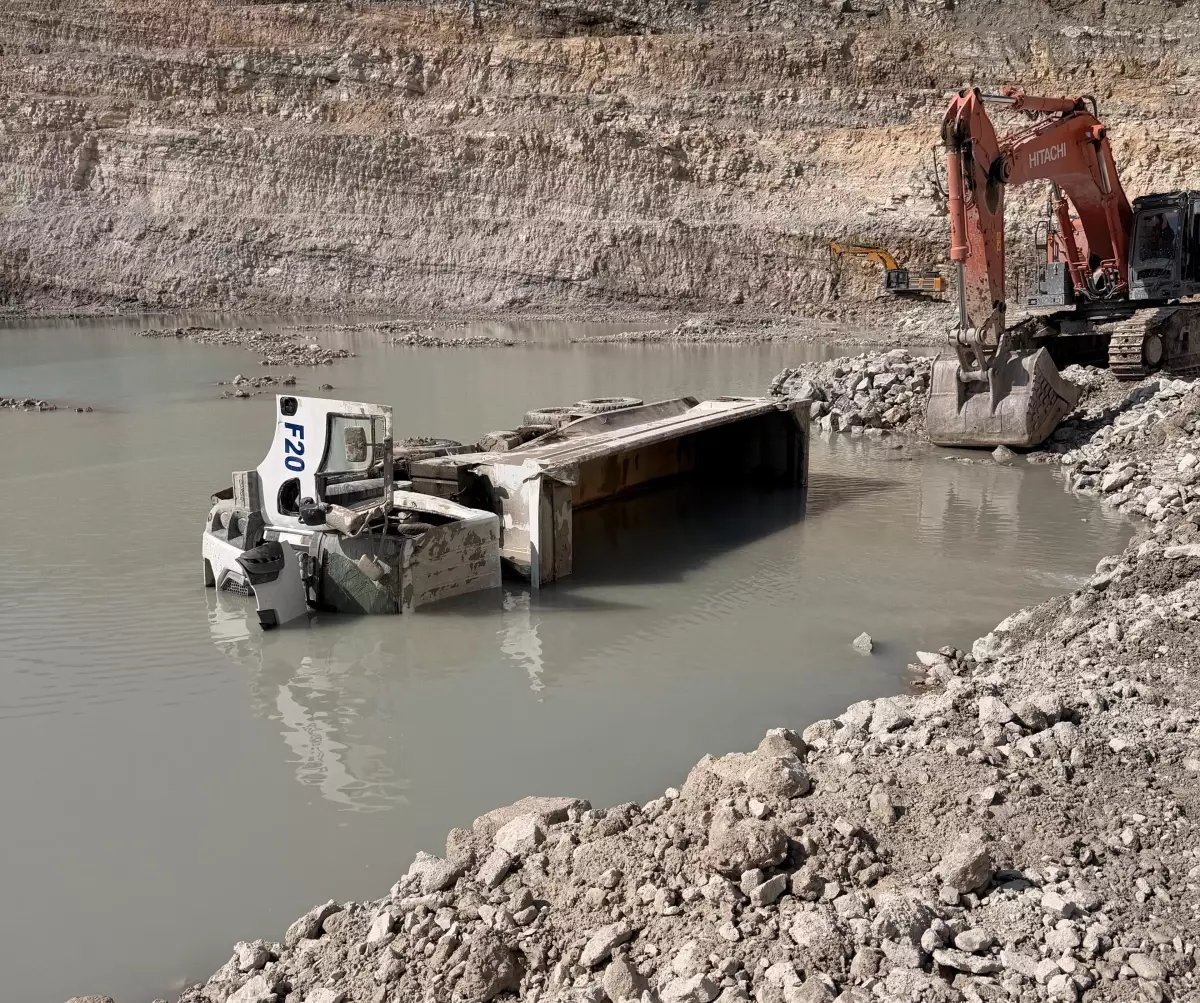 Kütahya'nın Hisarcık İlçesinde Hafriyat Kamyonu Devrildi, Şoför Şehit Oldu