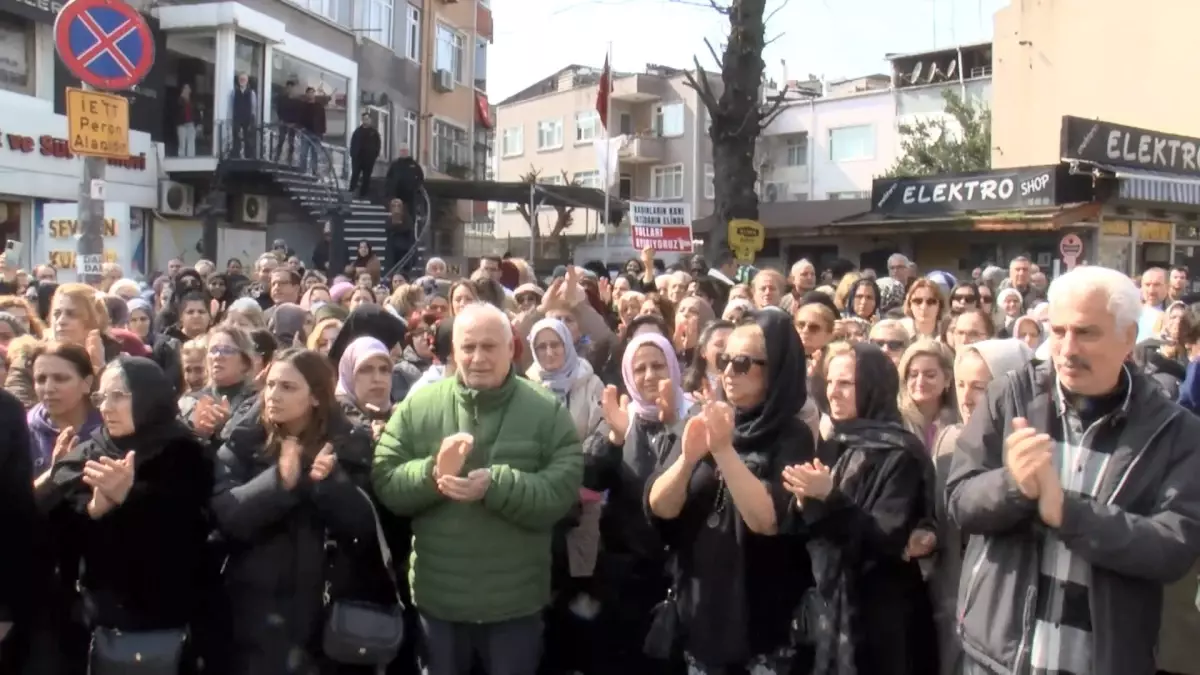 Boşanma Sürecindeki Kadının Okul Önünde Ölümcül Saldırısı: Aile Adalet Talep Ediyor