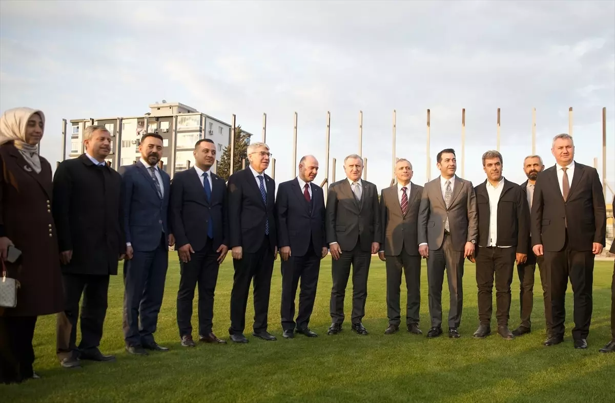 Gençlik ve Spor Bakanı Bak, Osmaniye’de Gençleri Dijital Bağımlılıktan Koruma Vurgusu Yaptı