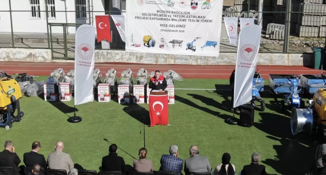 Hani'de Bağcılık İçin Modern Ekipman Dağıtımı Yapıldı