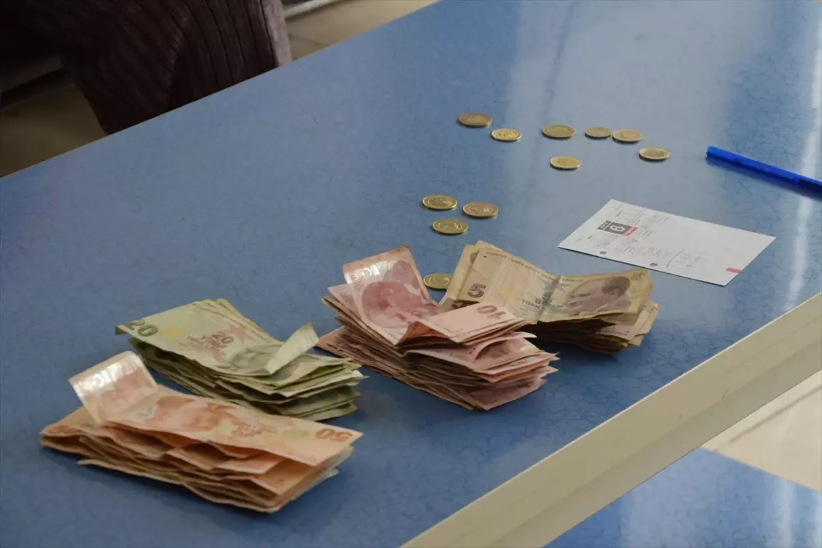 Havza’da Dilencinin Üzerinde Bulunan 1.740 TL’ye Yetkililer Müdahale Etti