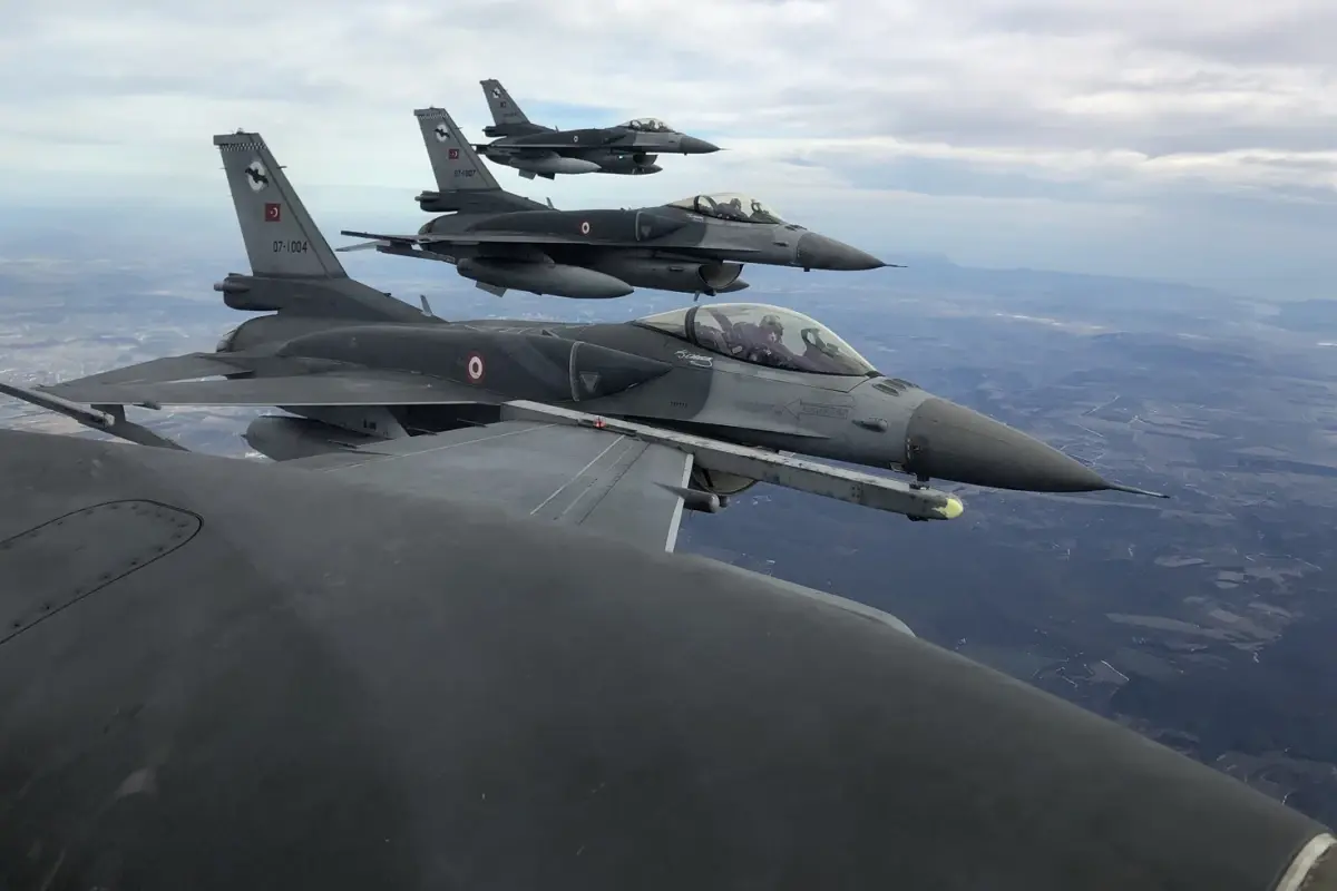 Antalya’da F-16 Uçuşları Gerçek Değil, HÜRJET Testleri Olduğu Açıklandı