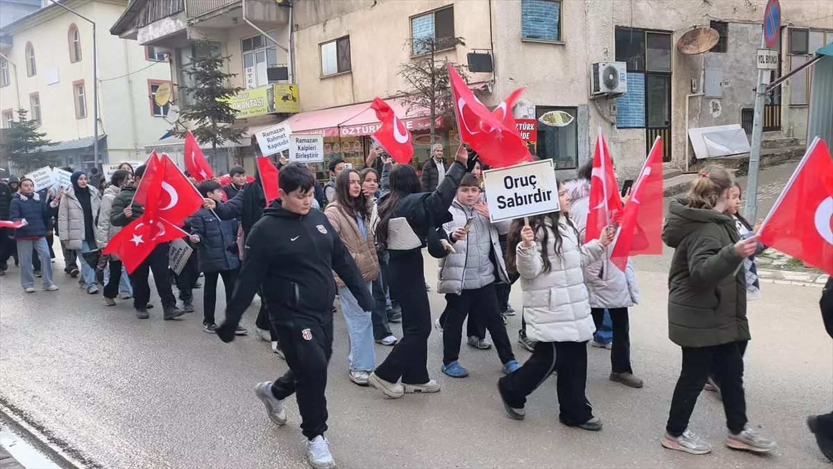 Eflani’da Ramazan Coşkusu: 350 Öğrenci Mehteran Eşliğinde İftar Yürüyüşü