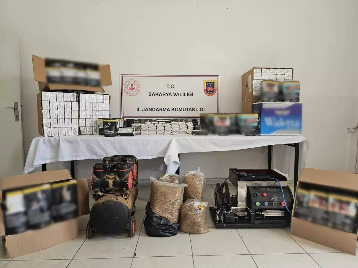 Sakarya’da Jandarma, Kaçak Tütün ve Makaron Operasyonunda 3 Şahsi Gözaltına Aldı