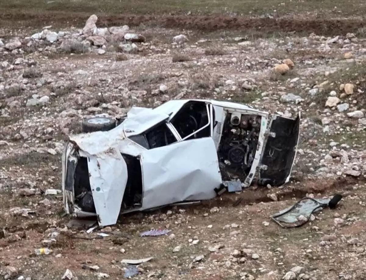 Kurtalan'da Otomobil Devrildi: 3 Yaralı Hastaneye Kaldırıldı