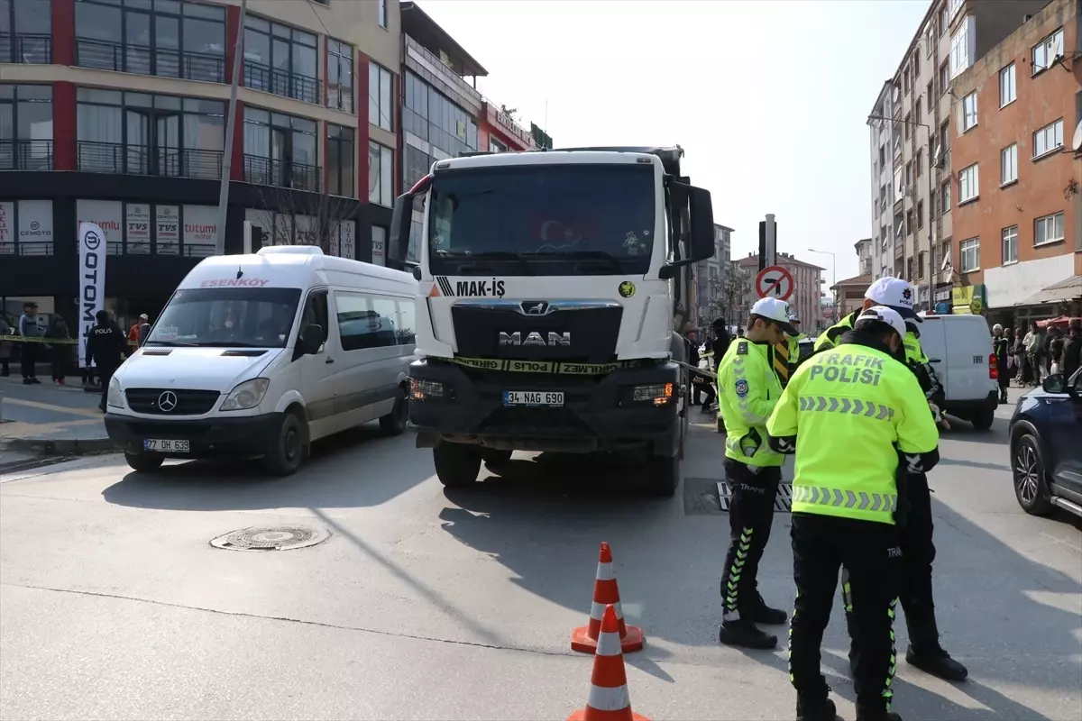 Yalova’da 75 Yaşındaki Yaşlı Adam Kamyonun Altında Hayatıyla Yüzleşti