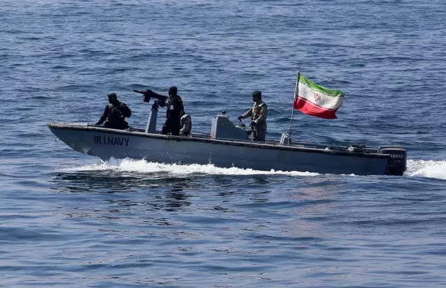 İran savaş gemisi