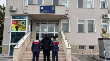 Yakalanan hükümlünün cezaevi girişinde fotoğrafı