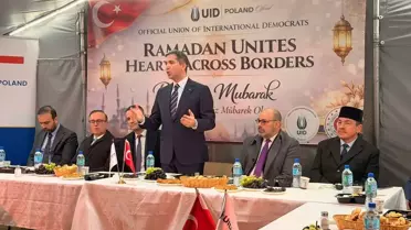 UID Varşova'da düzenlediği iftar programının ana fotoğrafı