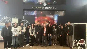 Uzay turizmi sınıfı ve öğrenciler