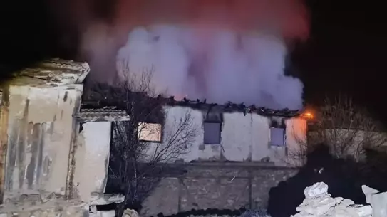 Yangın sonrası evin iç kısmındaki yanık izleri