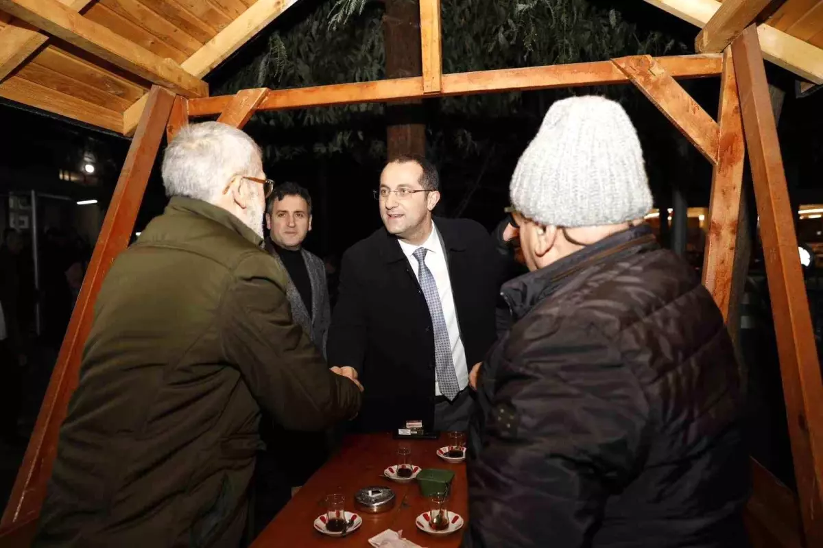Akçaabat’ta Ramazan’da Teravih Sonrası Belediye Başkanı Ekim’den Vatandaşlarla Buluşma