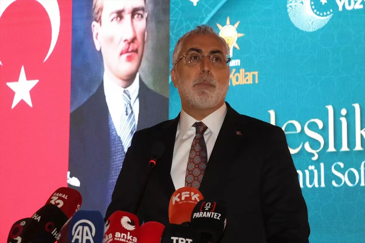 İsparta'da İftar Programı: Çalışma ve Sosyal Güvenlik Bakanı Işıkhan'dan Ülke Menfaatlerine Dair Açıklama