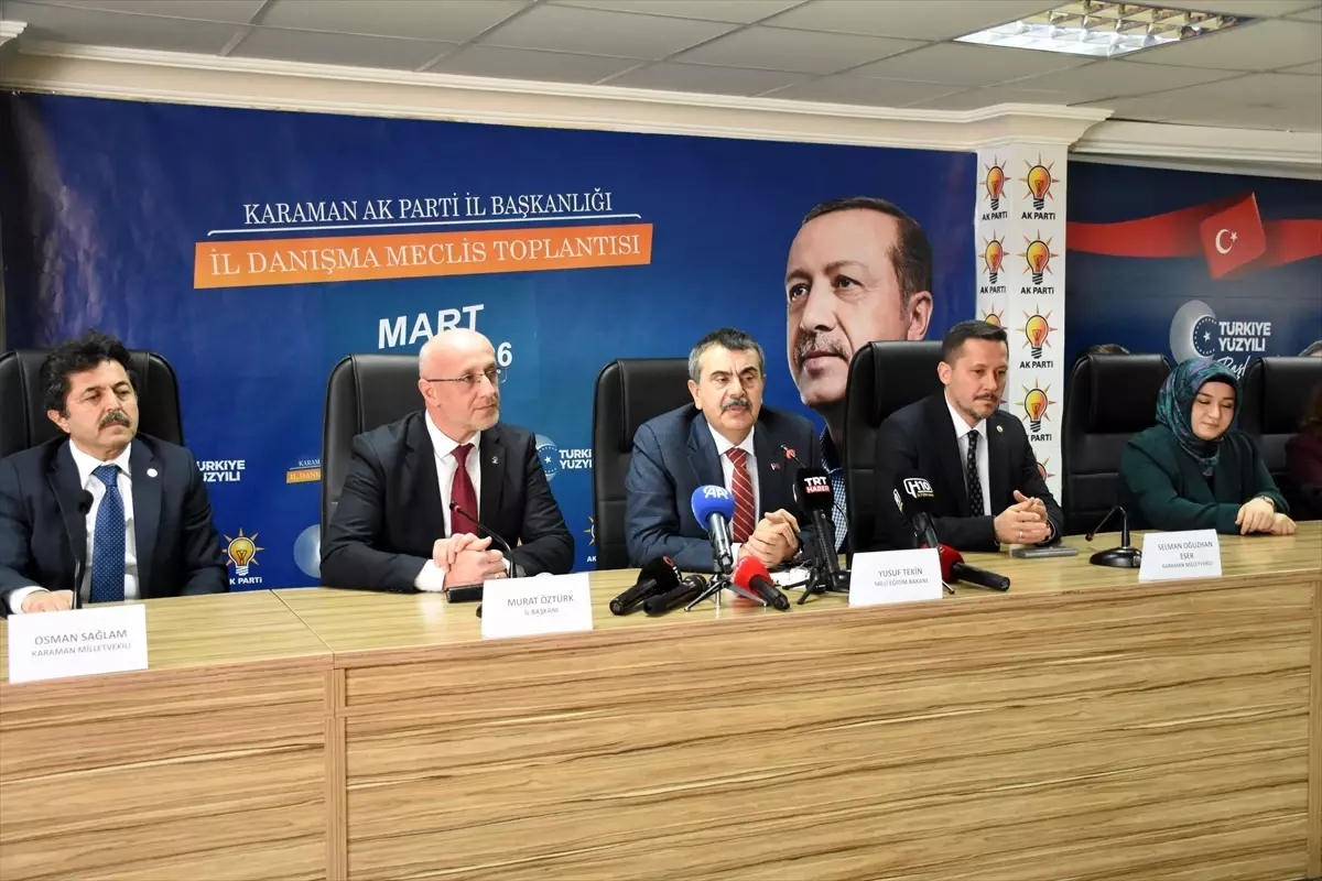 Türkiye'nin Tüm Sınıflarına Akıllı Tahta Dalgası: Eğitimde Dijital Devrim