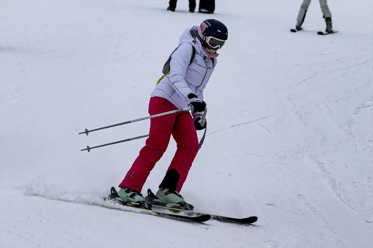 Palandöken Kayak Merkezinde Kış Rüzgarı