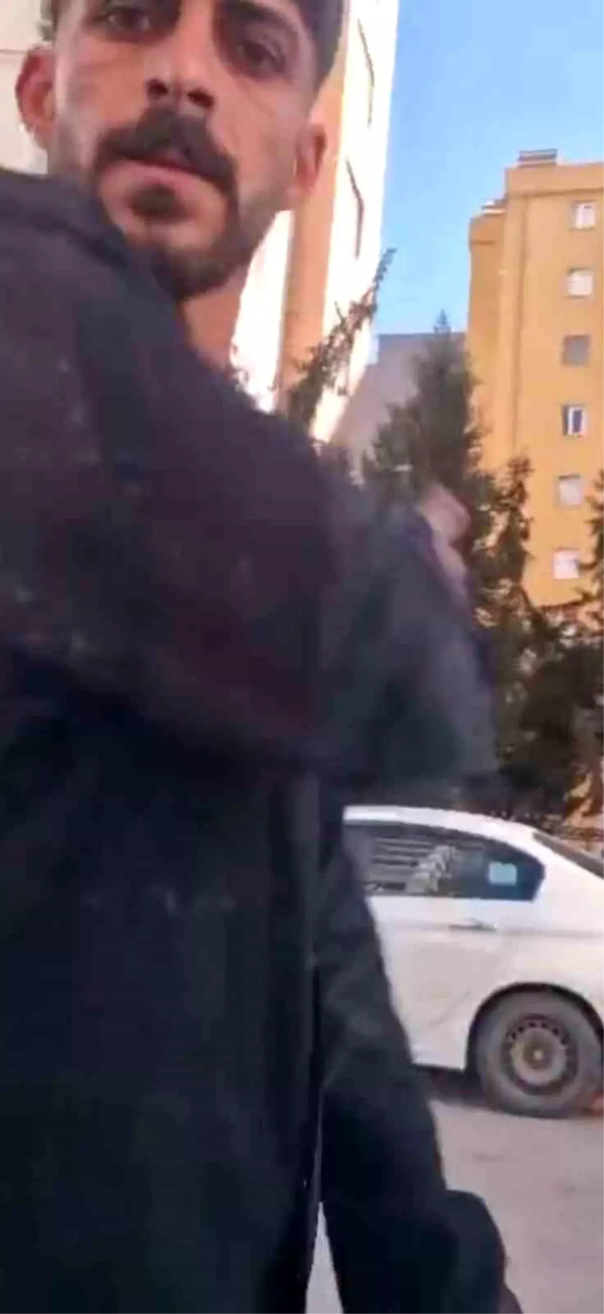 Adana’da Trafik Çatışması: Aile Aracına Zarar Verdi, Polis Olayı İnceliyor