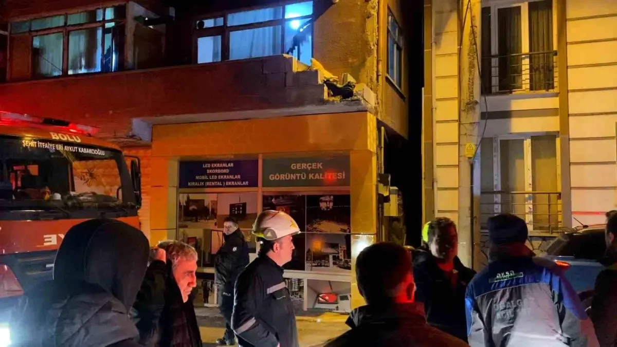 Bolu’da Balkon Sobası Dumanı Alarmı: İtfaiye ve Polis Hızlı Müdahale