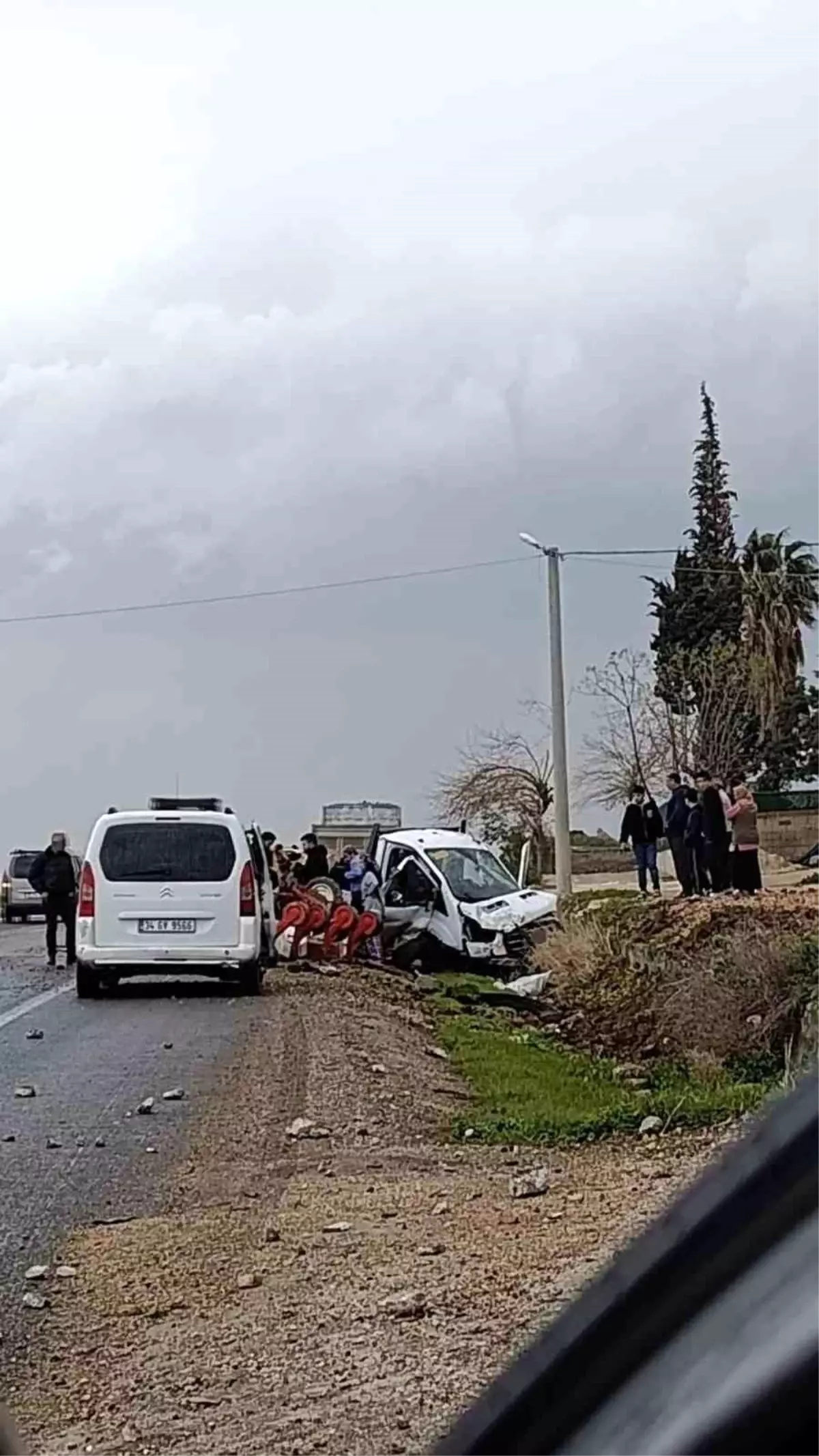 Nusaybin-Cizre Yolunda Kamyonet Kazası: 3 Yaralı ve Soruşturma Başlatıldı