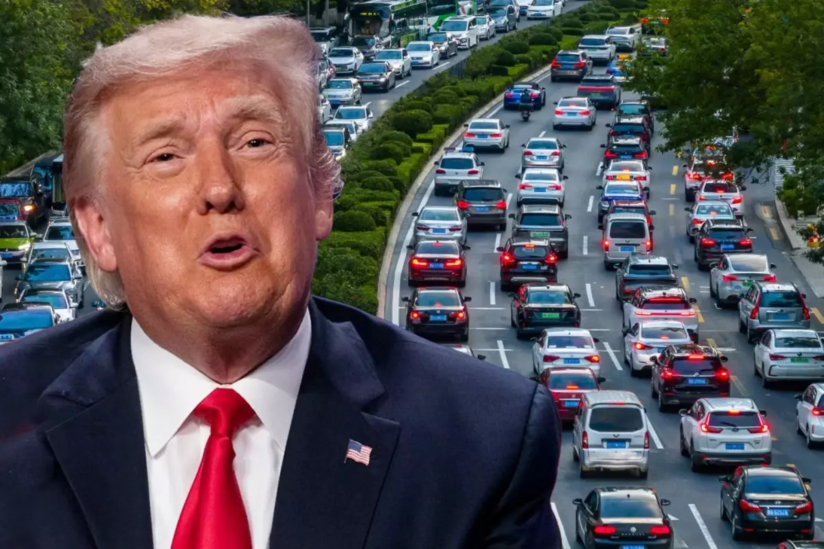 Trump'tan Benzin Fiyatları Üzerine Esprili Açıklama: 'Artarsa Artmış Olur'