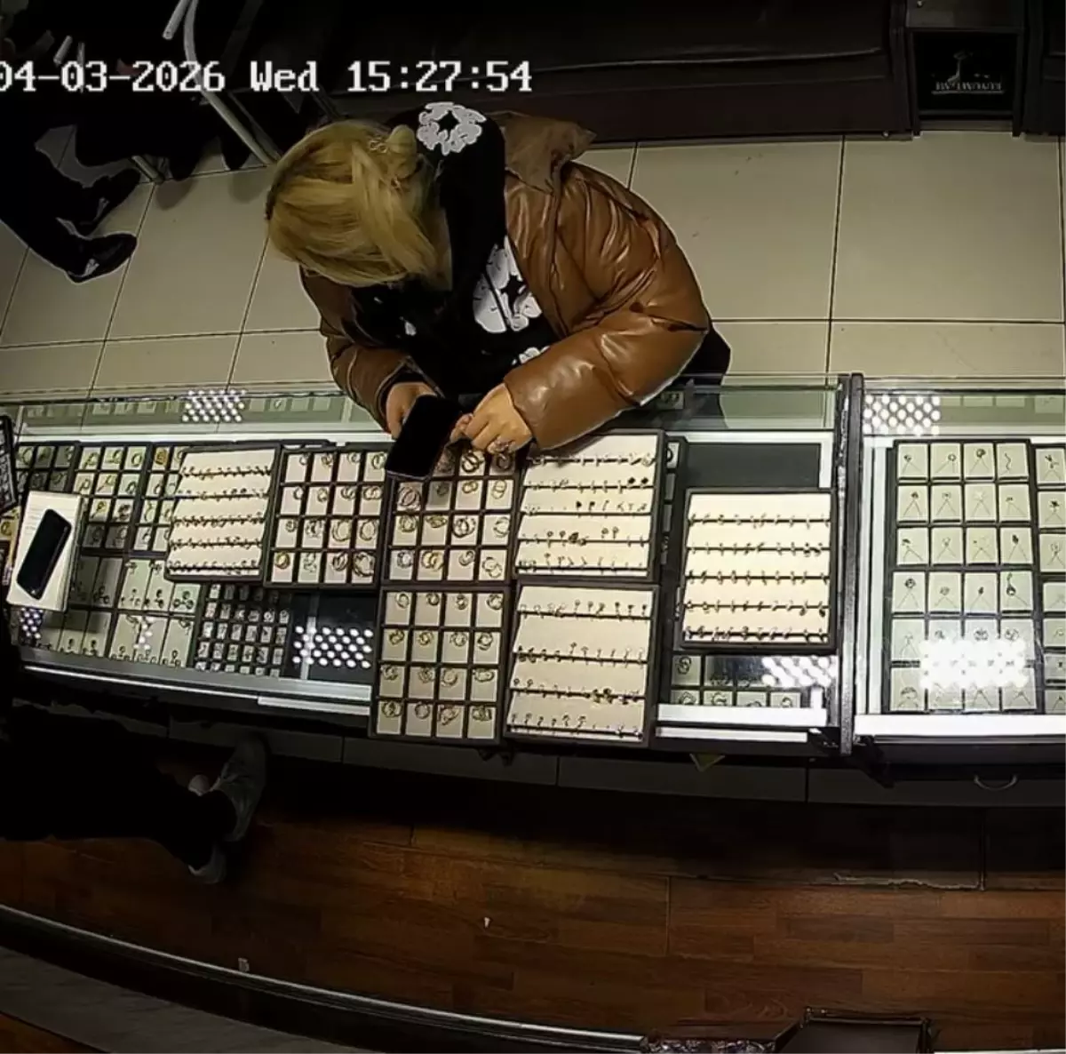 Samsun'da Kuyumcu Soygunu: Kadın ve Gözcüsü Yakalandı