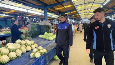 Osmaneli'de Zabıta Ekiplerinden Meyve Sebze Pazarına Fiyat Etiketi Denetimi