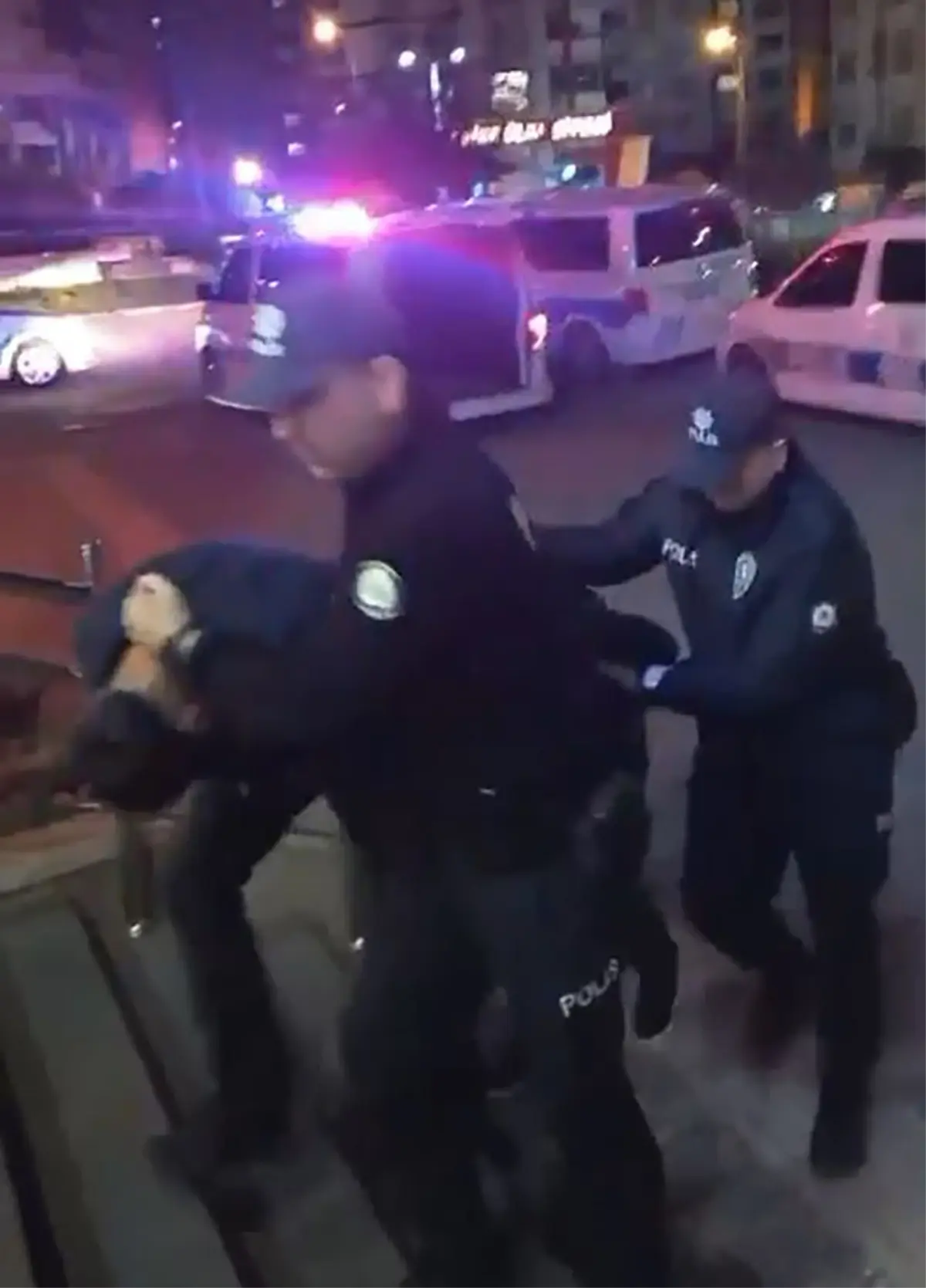 Adana’da Yol Verme Tartışması Sonuçlandı: 370 Bin TL Ceza ve Gözaltılar