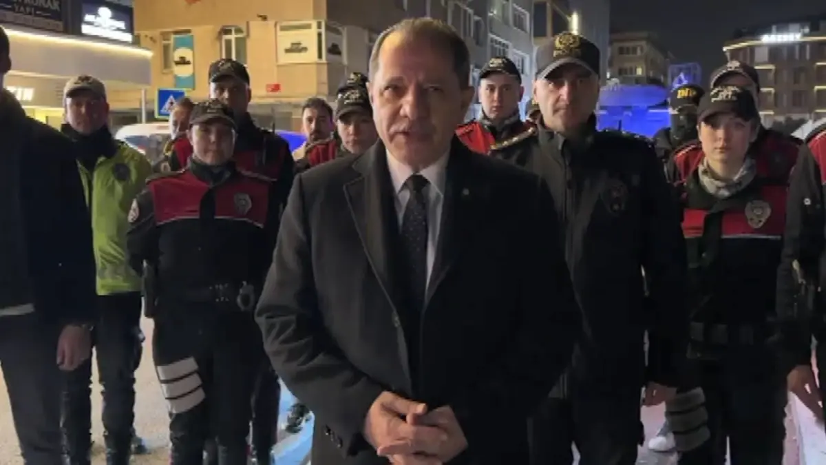 Avcılar’da Huzur Operasyonu: Denetimlerde 2 Şüpheli Yakalandı, 25 Sürücüye Ceza Kesildi