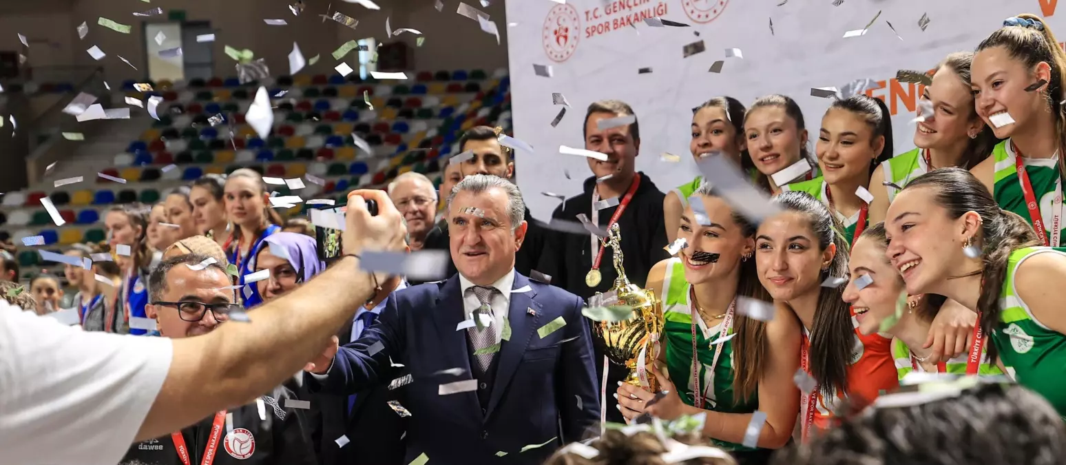 Kadın Sporcularımız 4.827 Madalyayla Tarihe Damga Vurdu