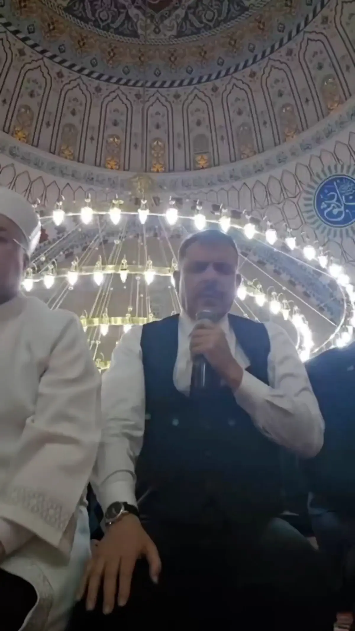 İçişleri Bakanı Mustafa Çiftçi, Selçuklu Camii'nde Teravih Sonrası Kur'an Okudu