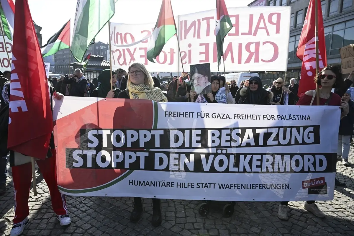 Berlin'de Filistin'e Destek Gösterisi Binlerce Katılımcıyı Buluştu