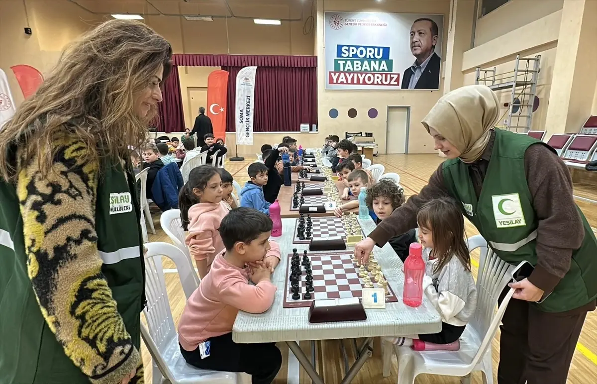 Manisa'da Yeşilay Haftası Hızlı Satranç Turnuvası 550 Sporcu ile Tamamlandı