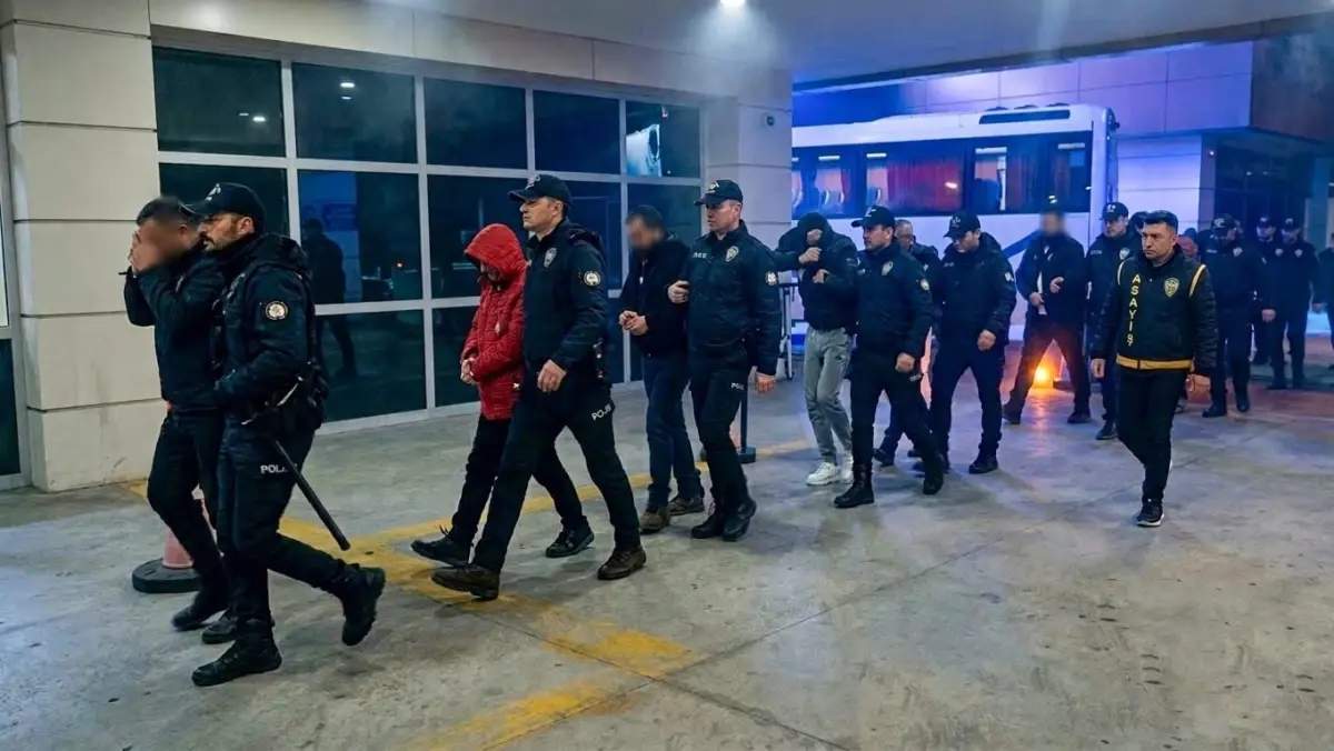 Manisa Merkezli Operasyonda 10 Kişi Tutuklandı: 14 Milyon TL Dolandırıcılık Şebekesi Çökertildi