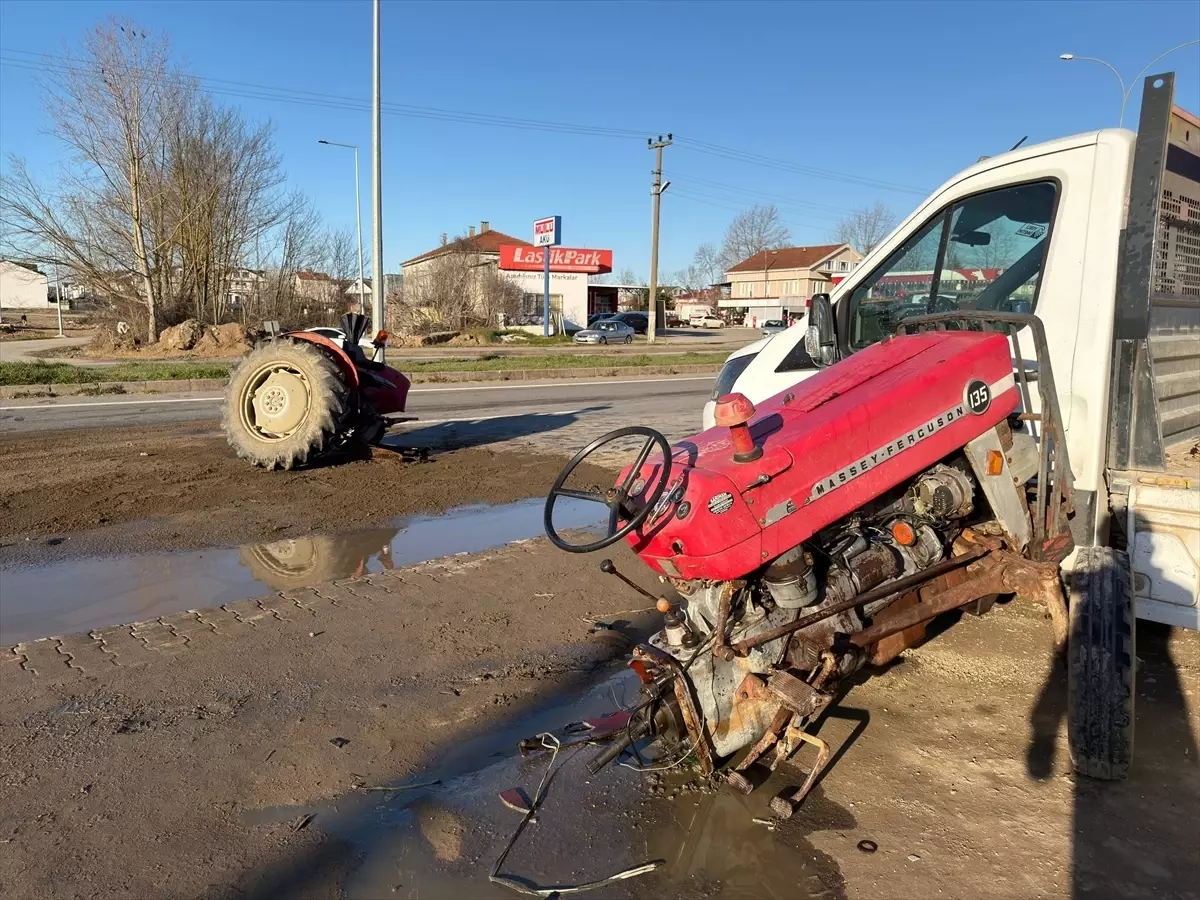 Sakarya’da Traktör ve Otomobil Çarpışması: Bir Yaralı
