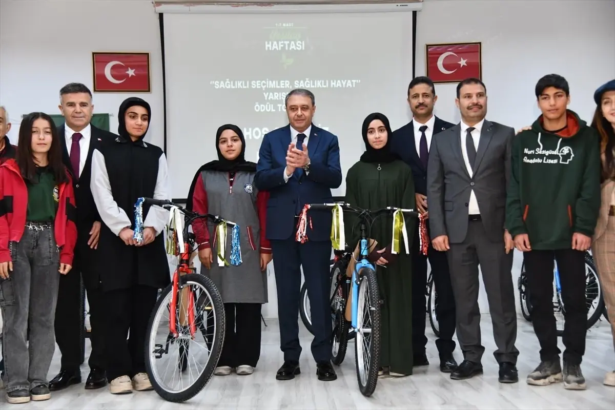 Şanlıurfa’da Yeşilay Haftası: Başarılı Öğrencilere Bisiklet Hediyesi