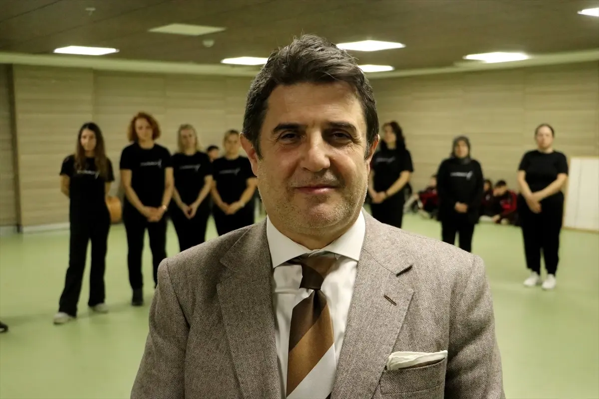 Tekirdağ’da Kadın Öğretmenler Halk Danslarıyla Stresi Unutuyor