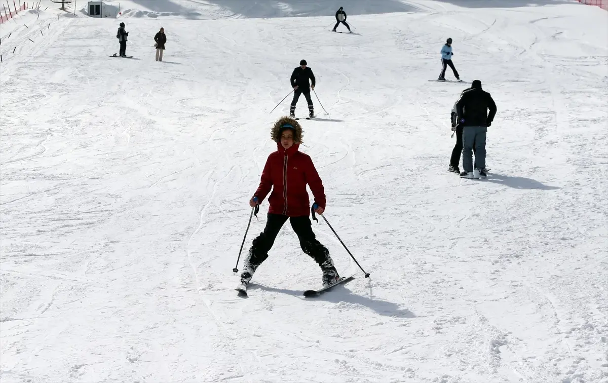 Yurduntepe Kayak Merkezi Kış Coşkusu Başladı