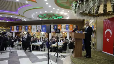 İftar programı sırasında Uraloğlu ve parti üyeleri bir arada