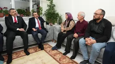 Taziye ziyareti sırasında bakanların fotoğrafı