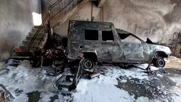 Yangın sonrası yanmış araçların görüntüsü