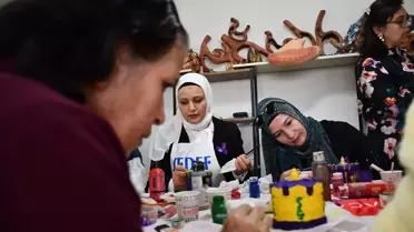 LÖSEV gönüllülerinin seramik boyama anı